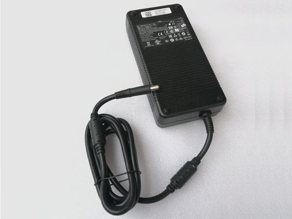 Laptop Adapter Dell XM3C3